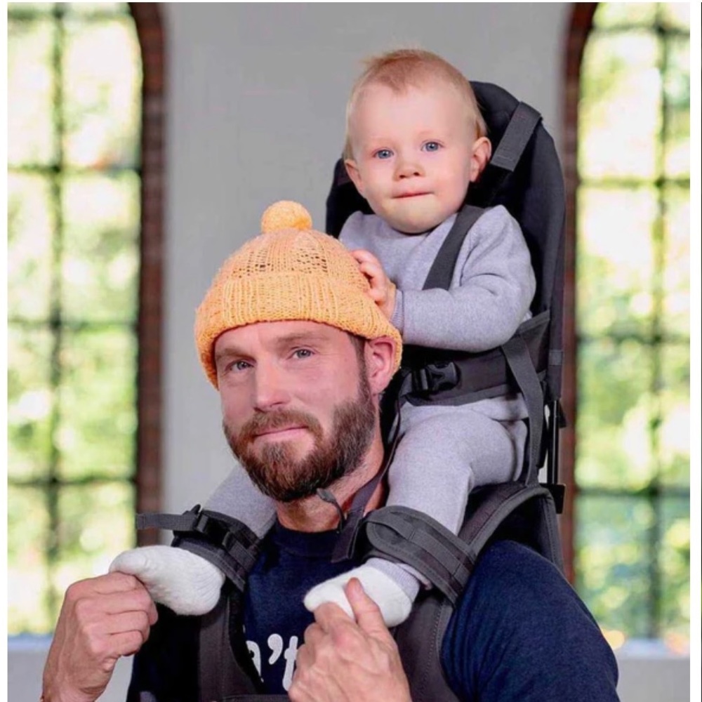 MiniMeis G4 child shoulder carrier